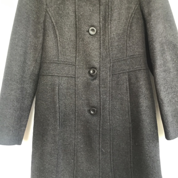 Coat - Picture 7 of 9